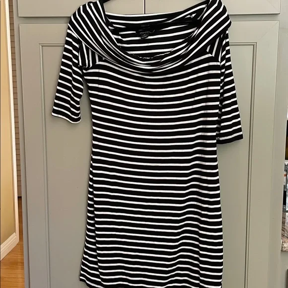 White House Black Market | Dresses | Whbm Striped Off The Shoulder Dress | Poshmark White House Black Market | Dresses | Whbm Striped Off The Shoulder Dress | Poshmark